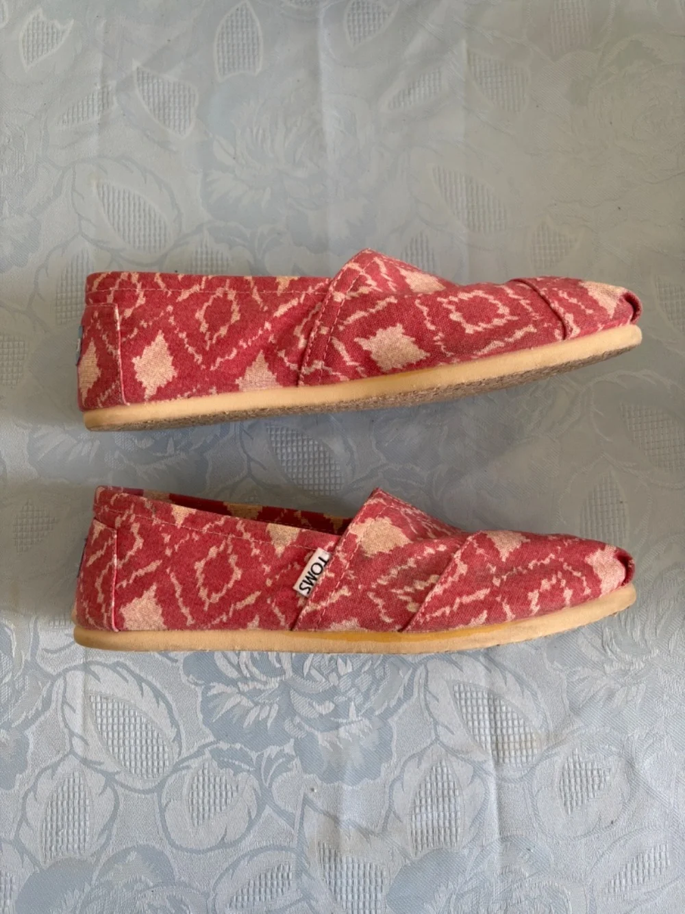 Toms slip shoes